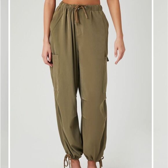 Forever 21 Cypress Cargo Wide-Leg Pants - Picture 2 of 5